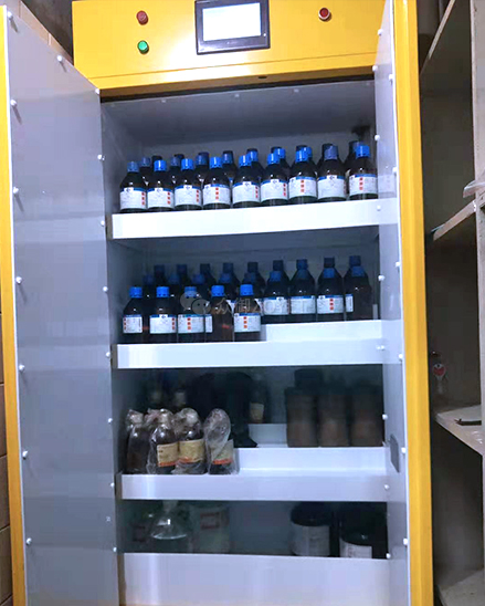 化学品柜.jpg 化学品柜.jpg